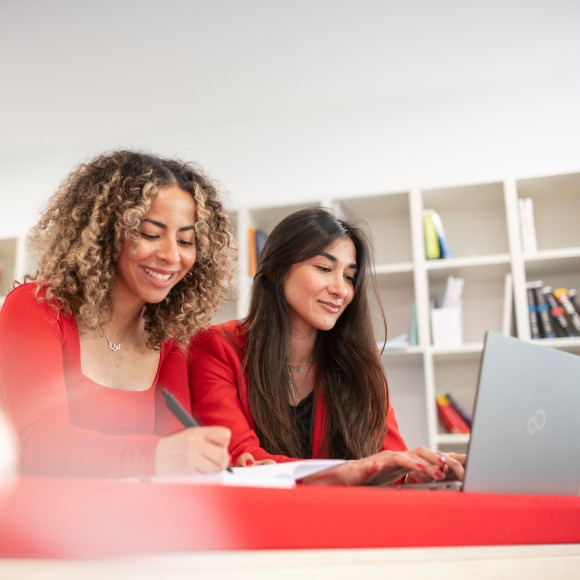 Studierende am Arbeiten