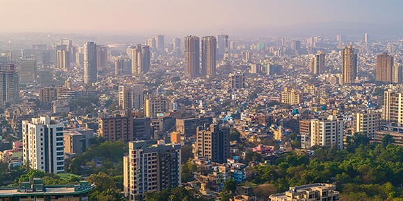 Skyline der Stadt Pune in Indien.